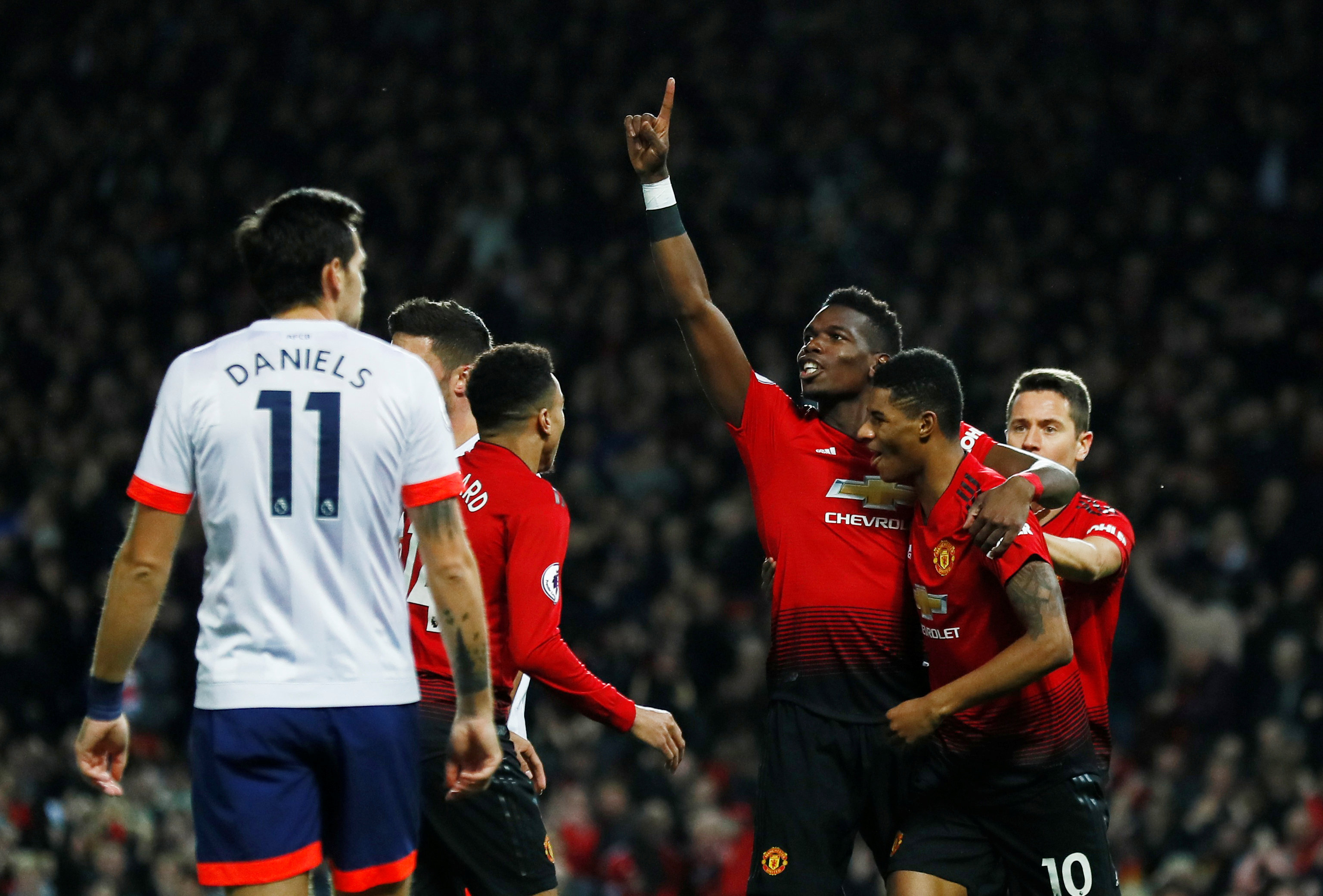 以其极高的 以其极高的